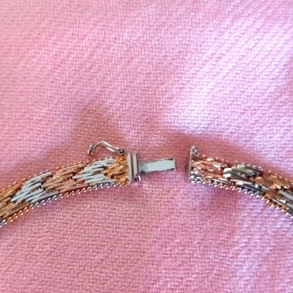 💗💛Vintage Genuine Tri Color 925 Italy Chevron Style Silver Necklace Size: 17" - Picture 2 of 5